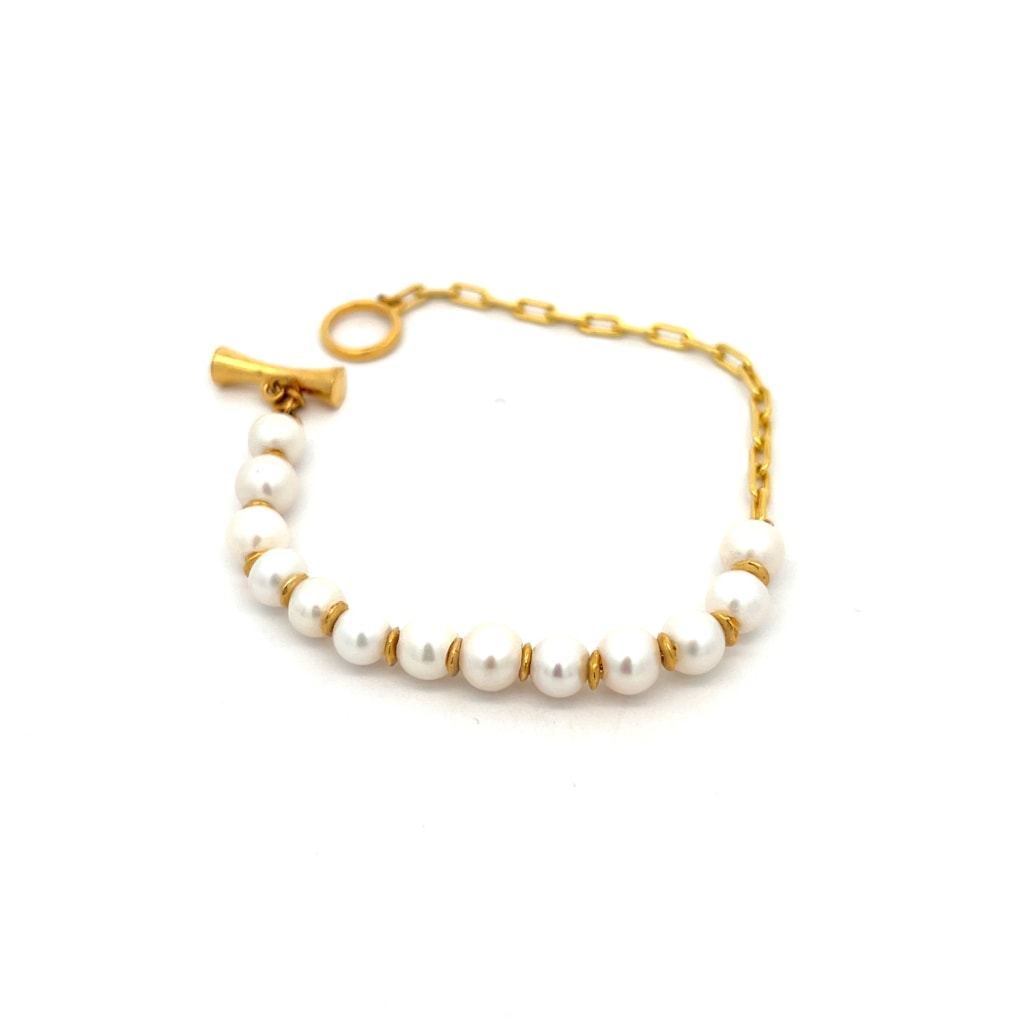 The Pranaa Toggle Bracelet