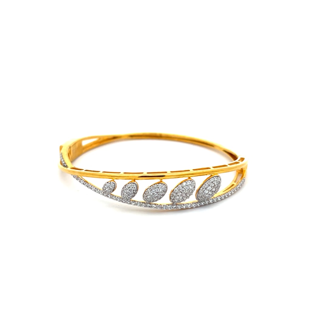 The Zoraida Oval Bangle