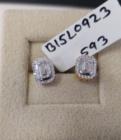 The Amki Solitaire Stud Earrings - thumb 4