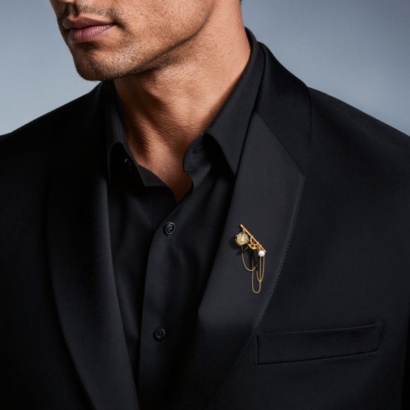 The Ardyn Crest Brooch For Him - image 3