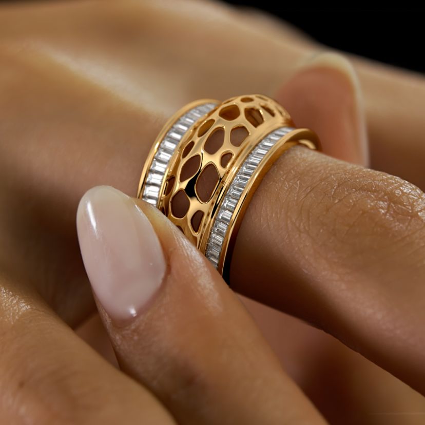 The Beeloura Band Ring - image 6
